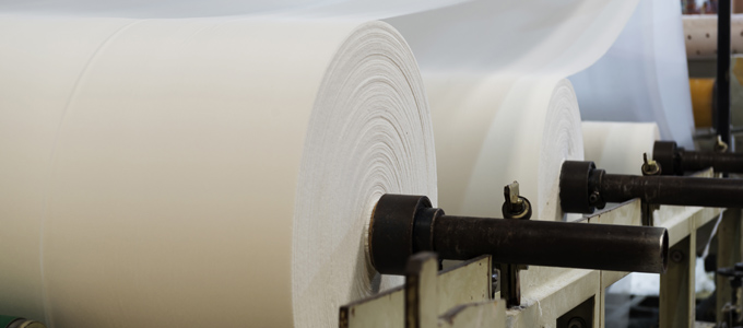 Dérouler le papier toilette selon un sens en dit beaucoup de vous - Hygiène  professionnelle et innovations textile