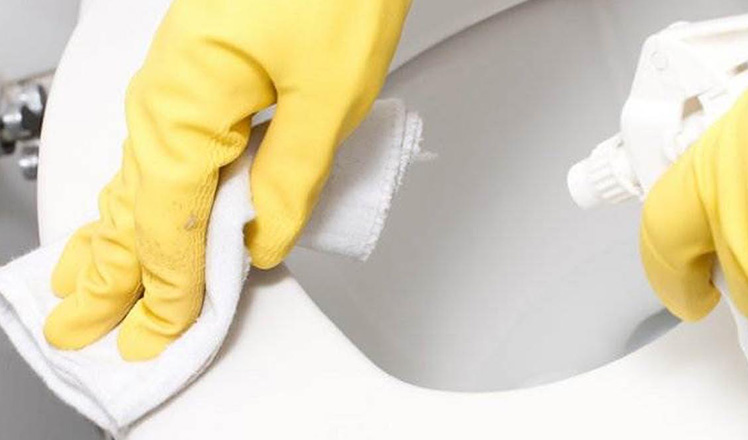 Comment nettoyer les toilettes ?